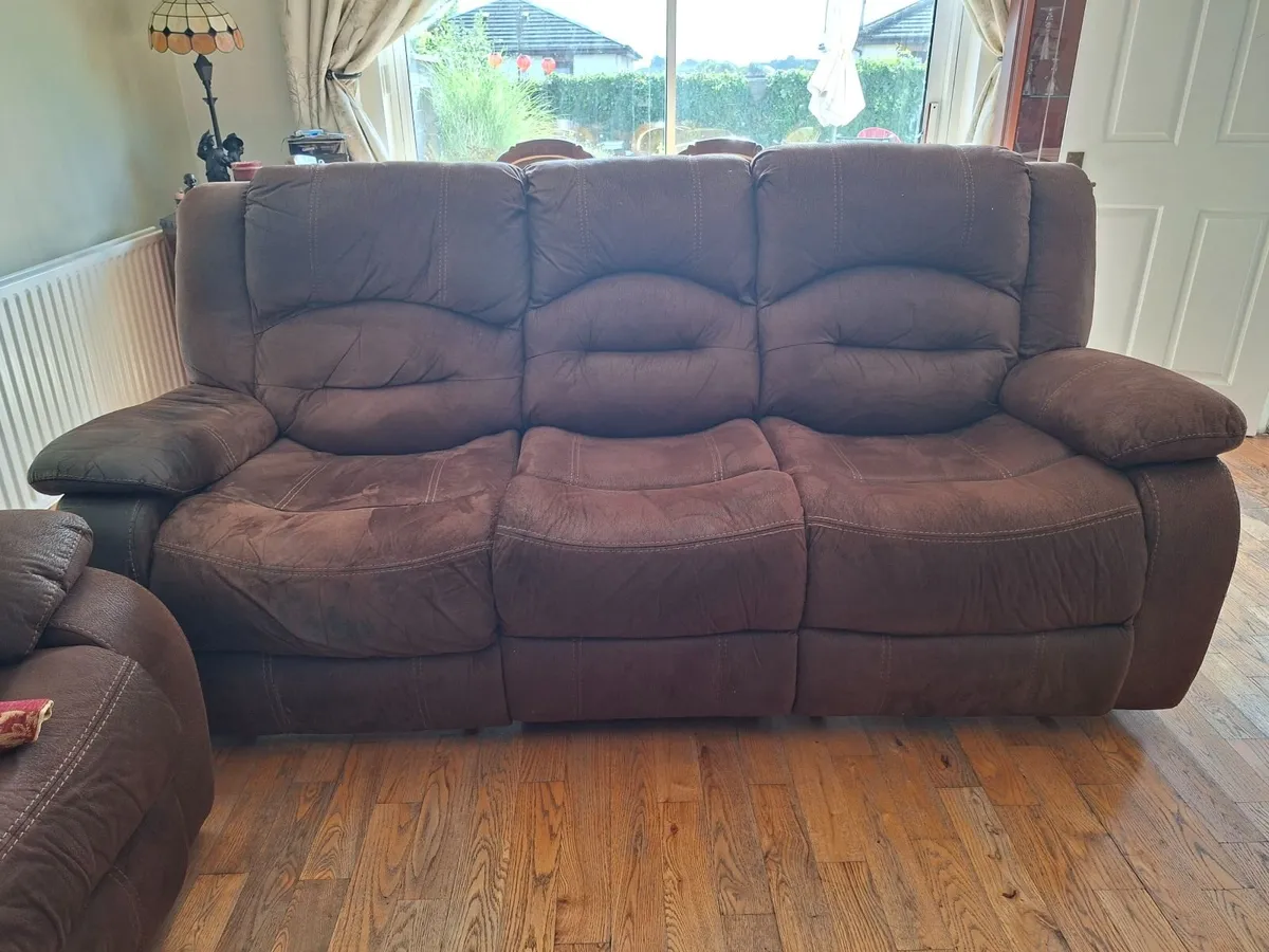 Free to collect Recliner Settee - Image 2
