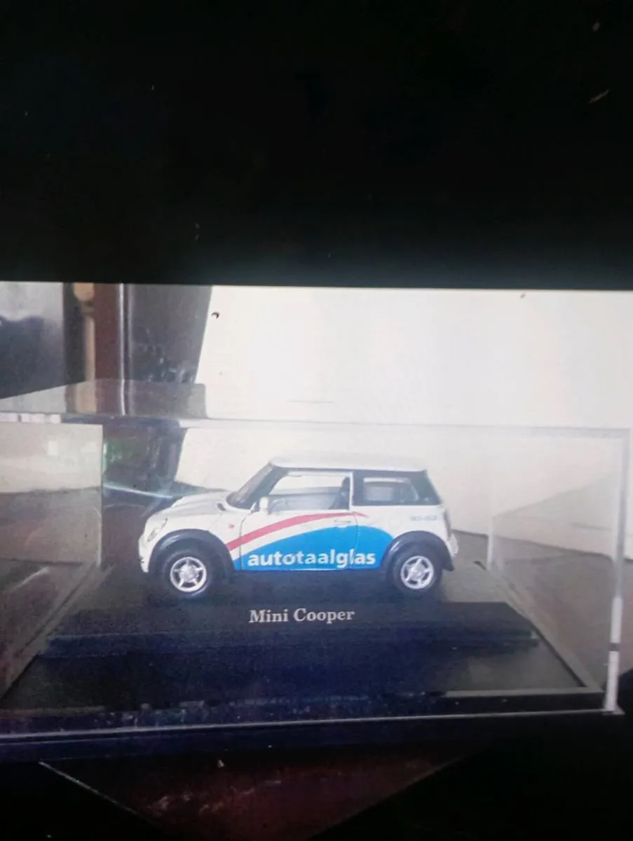 zMINI COOPER AUTOTAALGLAS BRANDING 1-36 SCALE CAR - Image 4