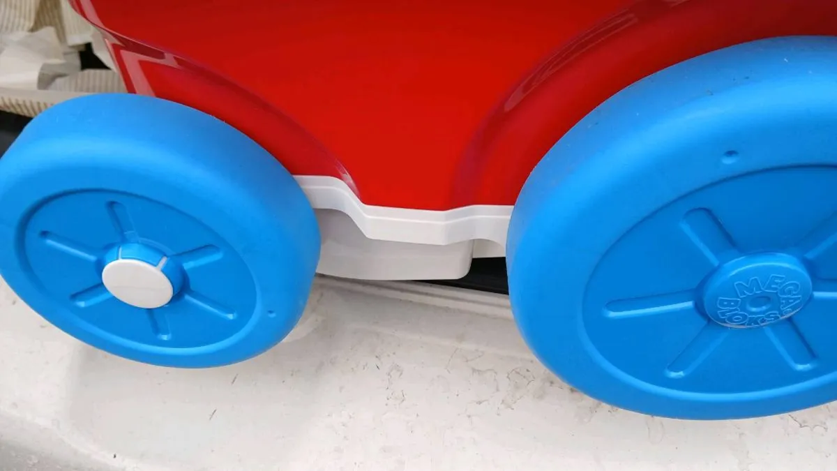 Mega Bloks Pull Along Trolley - Image 2