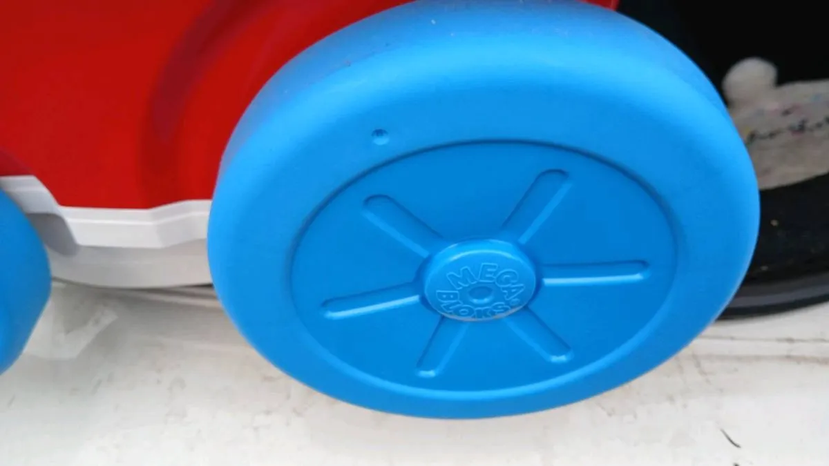 Mega Bloks Pull Along Trolley - Image 4