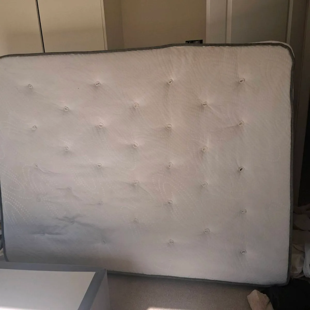 Divan Base, pocket sprung King Mattress like new - Image 3