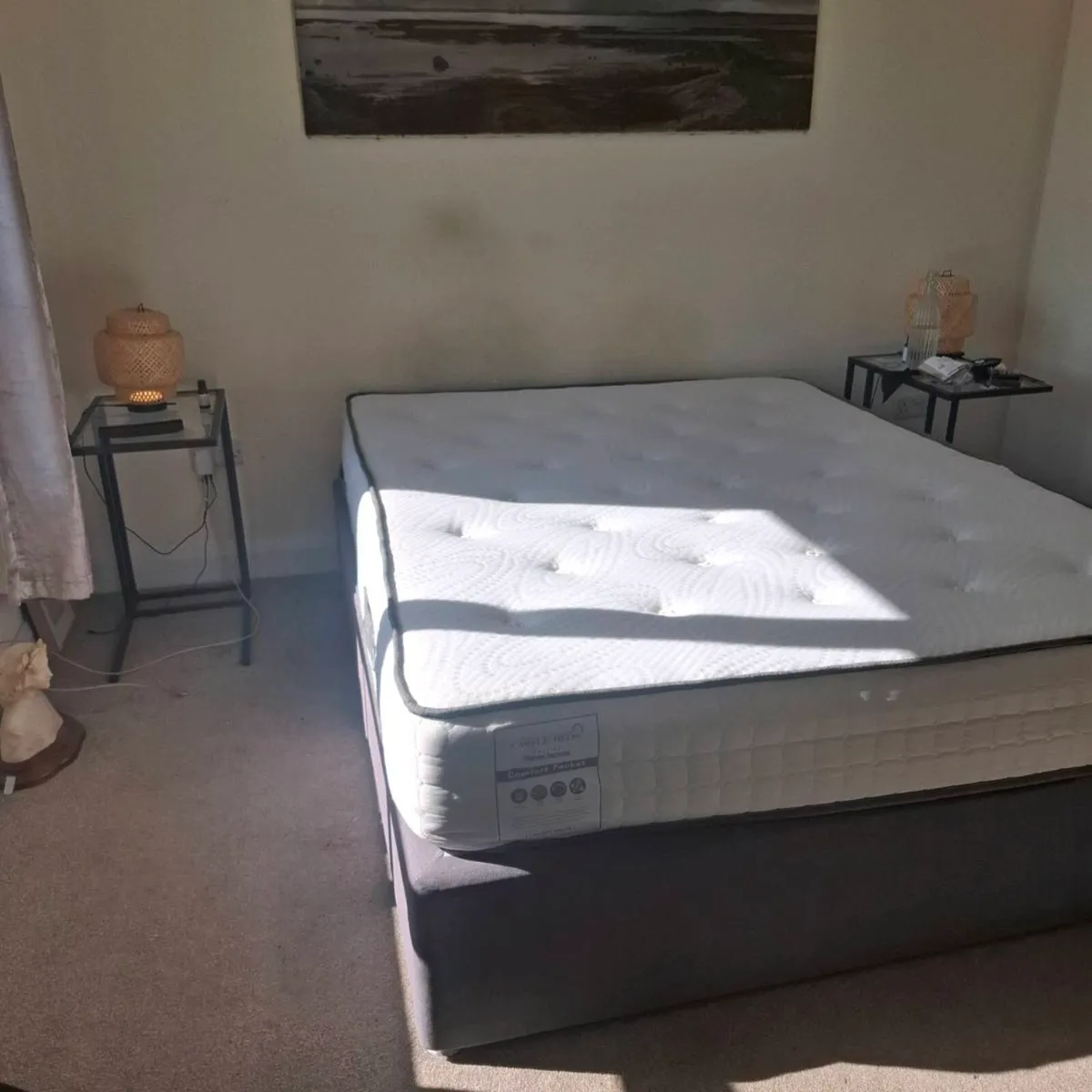 Divan Base, pocket sprung King Mattress like new - Image 1
