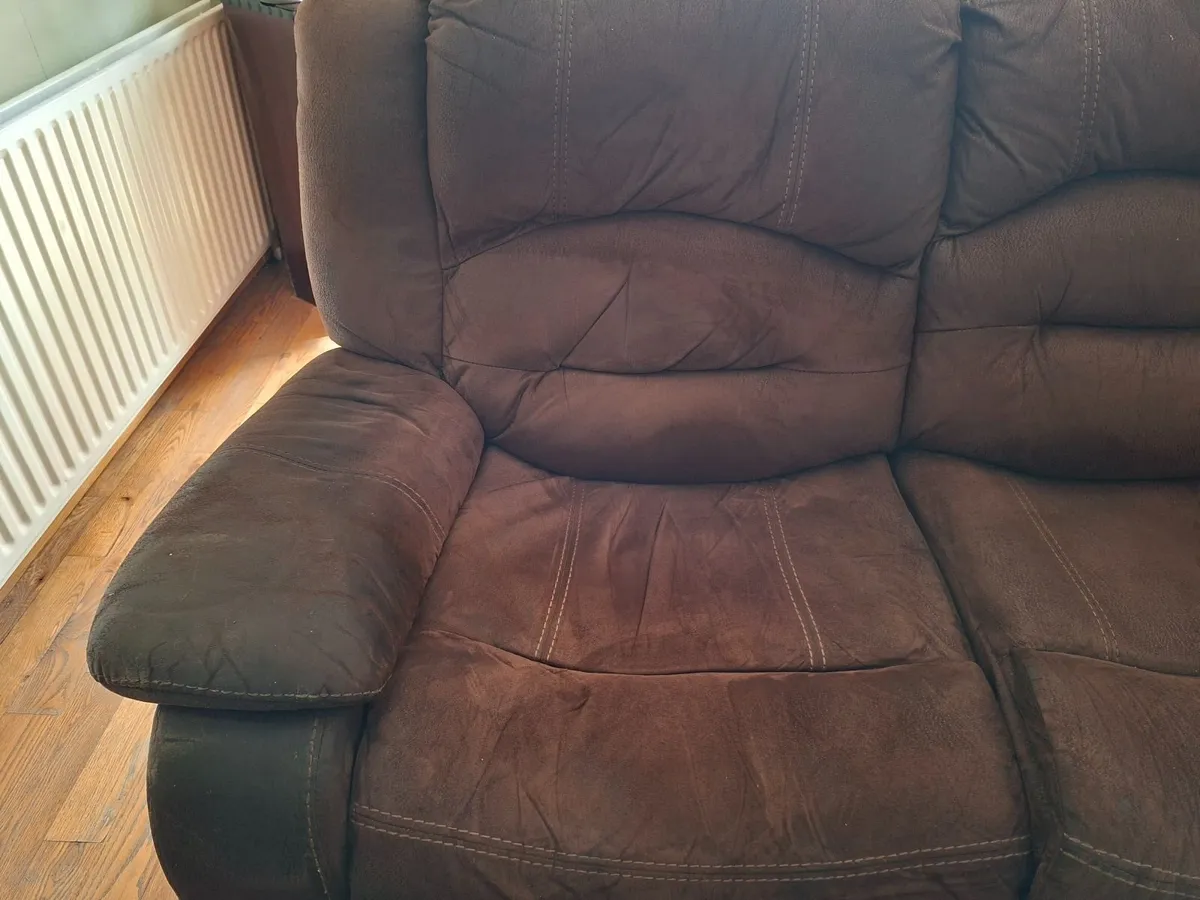 Free to collect Recliner Settee - Image 3
