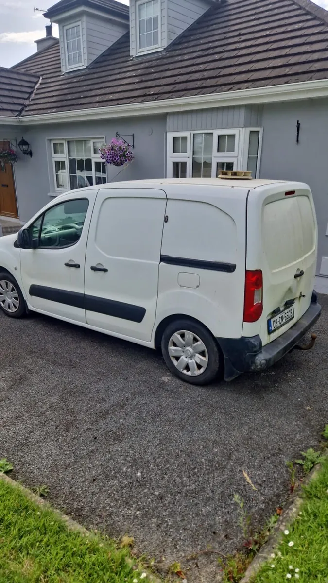 Two berlingo vans 2013 & (2009 for parts) - Image 1