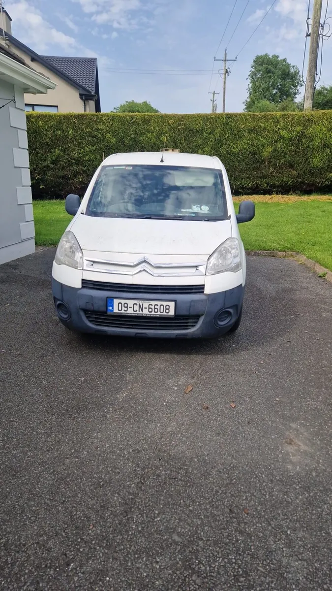 Two berlingo vans 2013 & (2009 for parts) - Image 2
