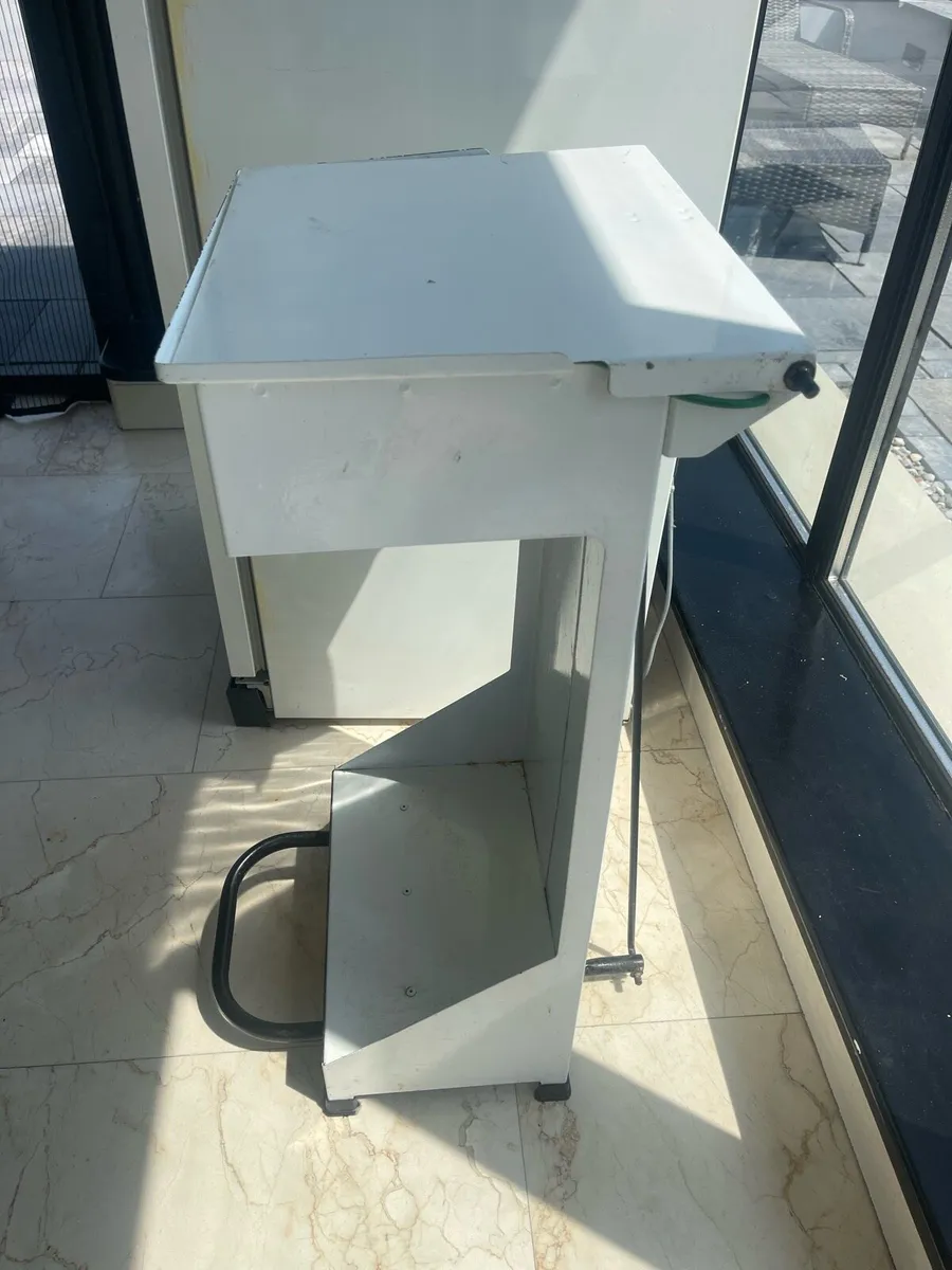 Commercial Pedal Operated Open Rubbish Bag Holder - Image 2
