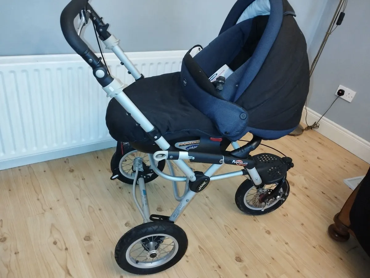 Jane` powetrack 360° buggy. - Image 1