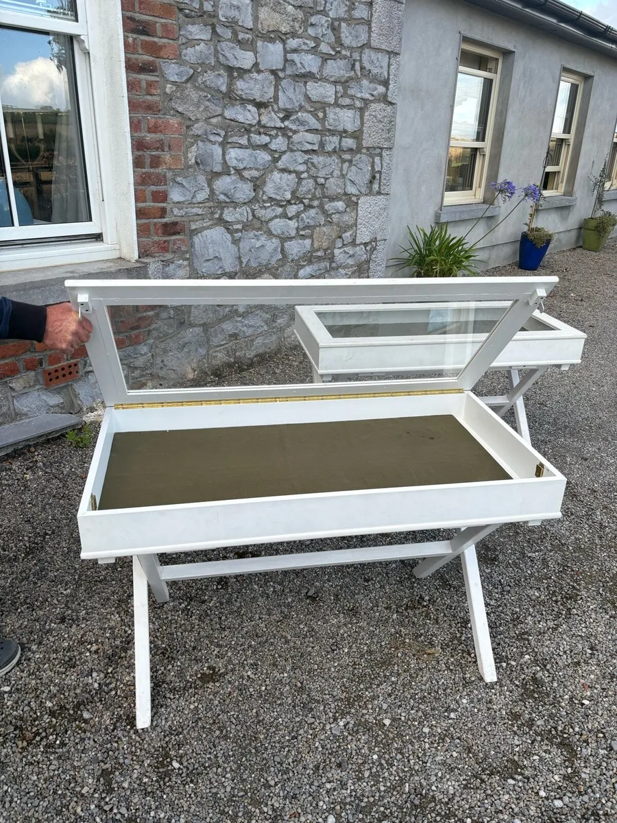 Display tables - Image 2