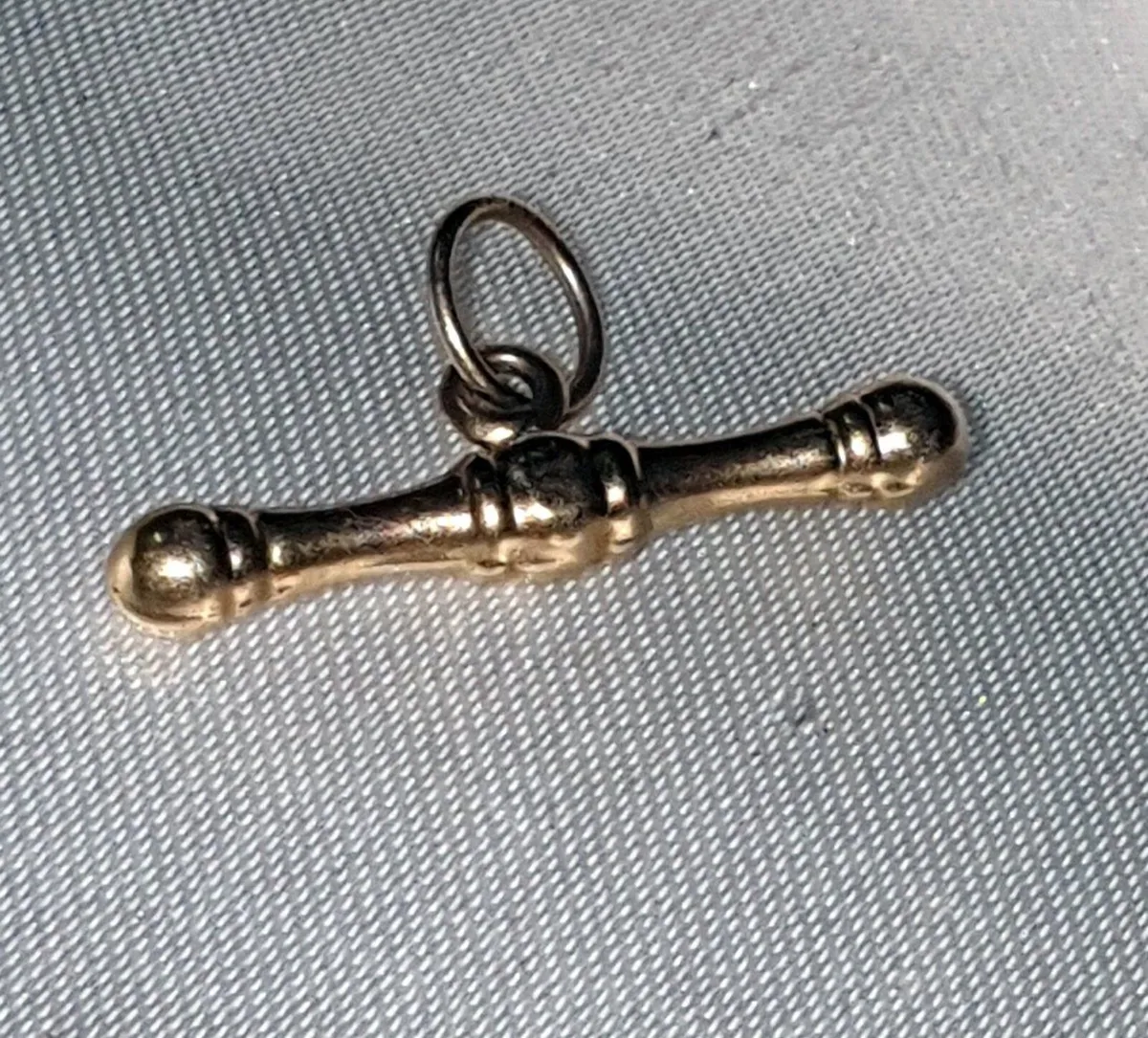 Pristine Vintage 9ct Gold T-Bar Pendant/Watch Fob - Image 2