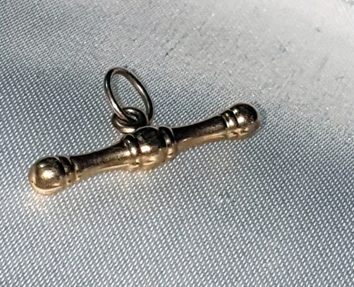 Pristine Vintage 9ct Gold T-Bar Pendant/Watch Fob - Image 3