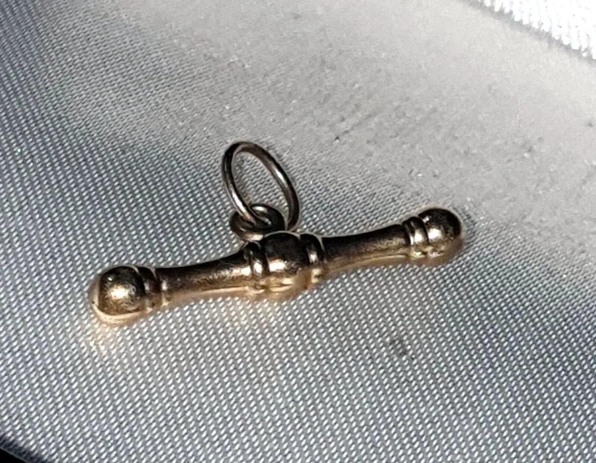 Pristine Vintage 9ct Gold T-Bar Pendant/Watch Fob - Image 4