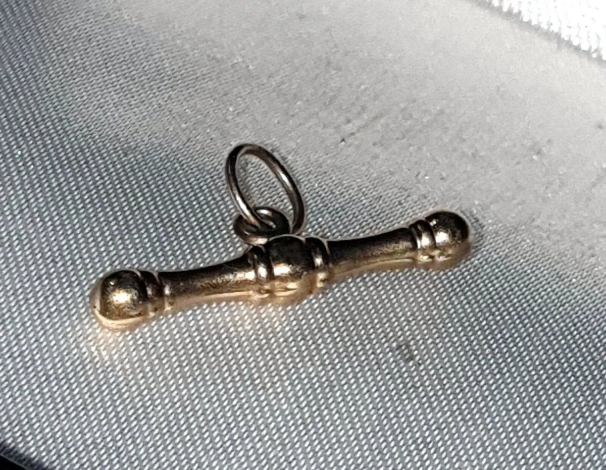 Pristine Vintage 9ct Gold T-Bar Pendant/Watch Fob - Image 1