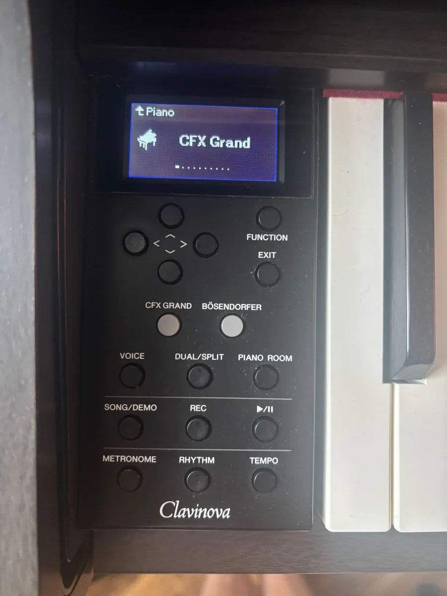 Piano Yamaha CLP-635 - Image 4
