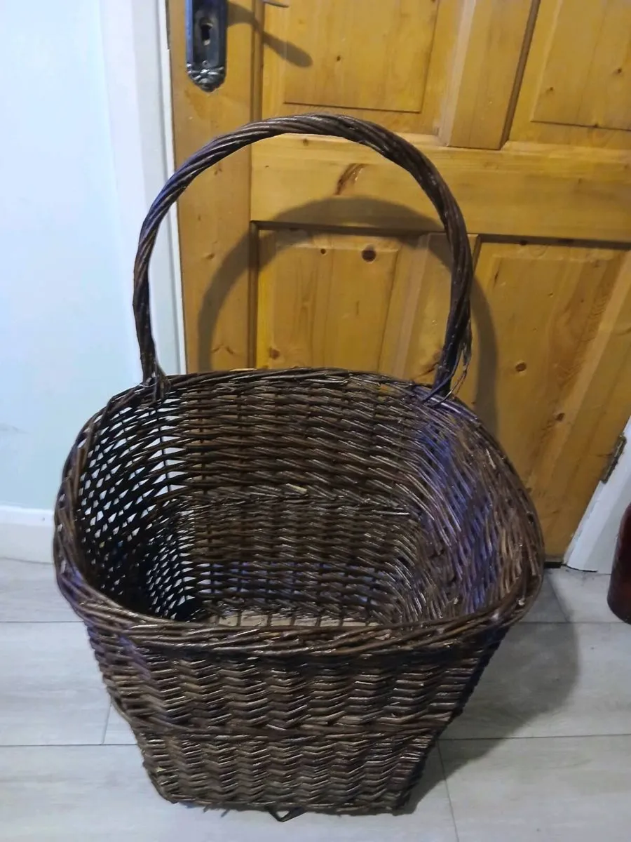 Log/Laundry Basket - Image 1