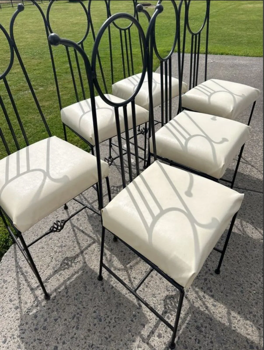 6 Hand crafted seats - Image 2