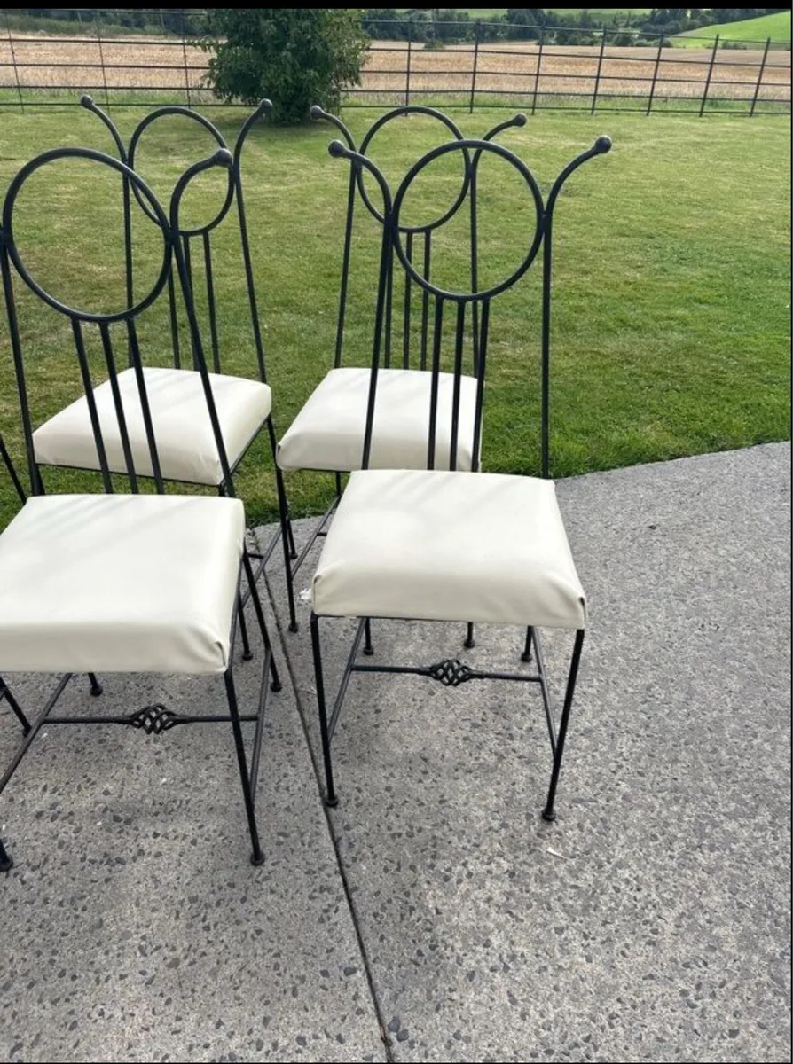 6 Hand crafted seats - Image 3
