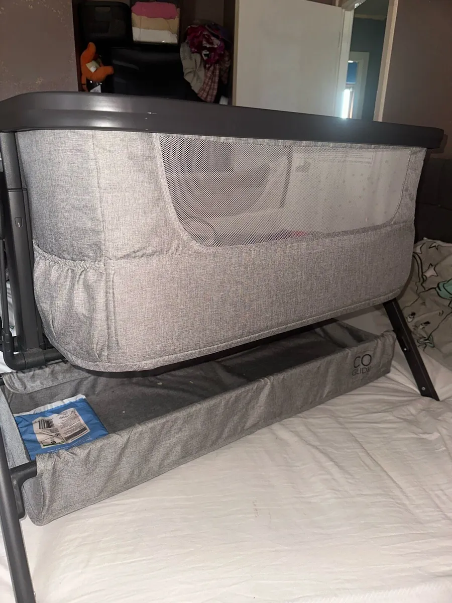 Baby Elegance Electric Crib - Image 1