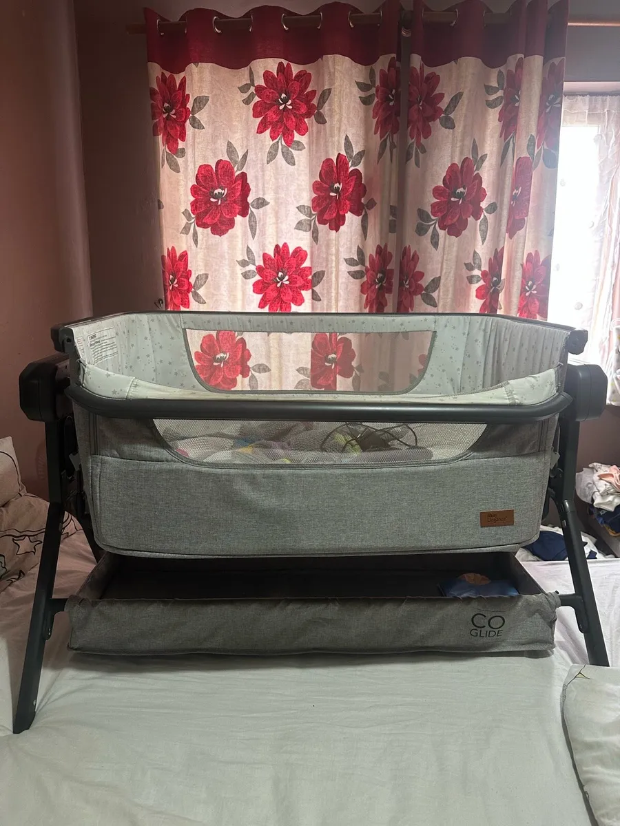 Baby Elegance Electric Crib - Image 3