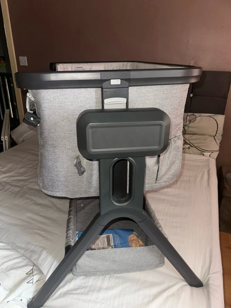 Baby Elegance Electric Crib - Image 4