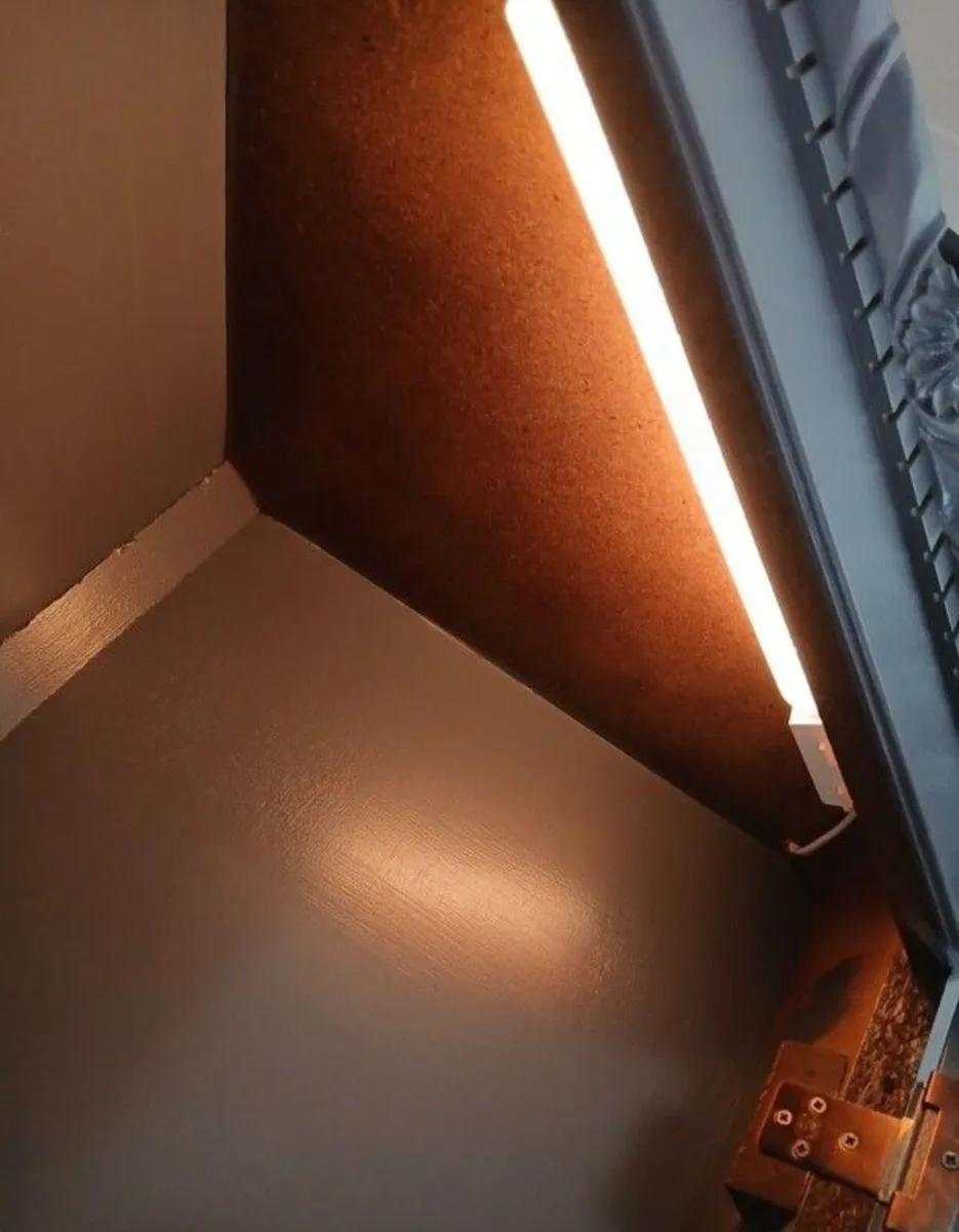 Tall corner display cabinet with light - Image 3