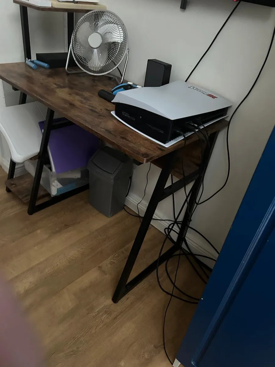 Desk - Image 2