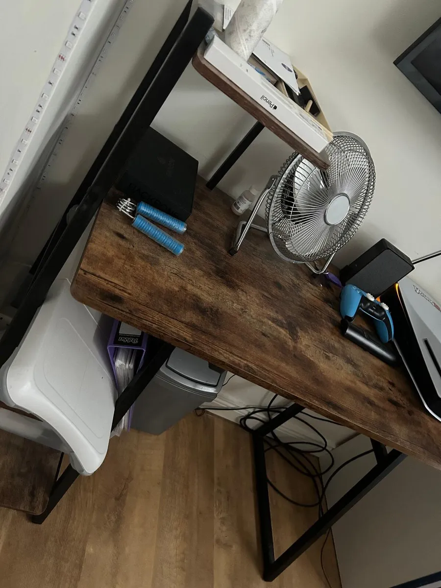 Desk - Image 1