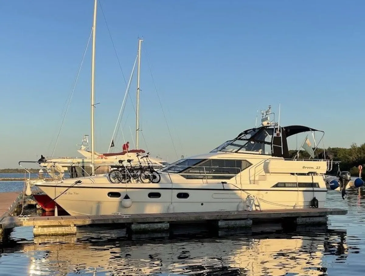 1990 Broom 37 – Classic Aft Cabin Cruiser - Image 1