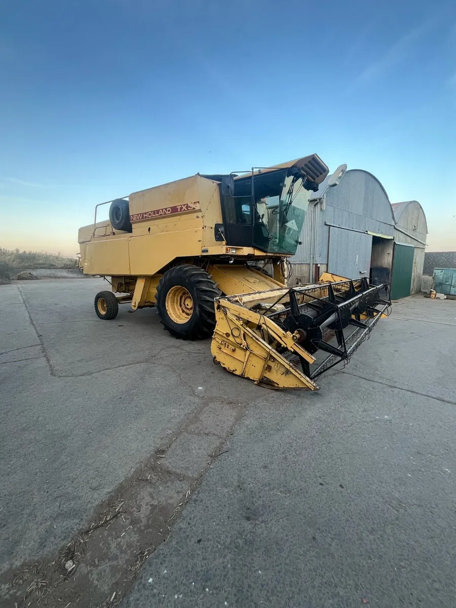 New Holland Combine - Image 1