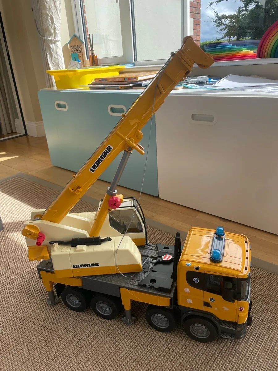 Bruder Scania Liebherr Mobile Crane - Image 1