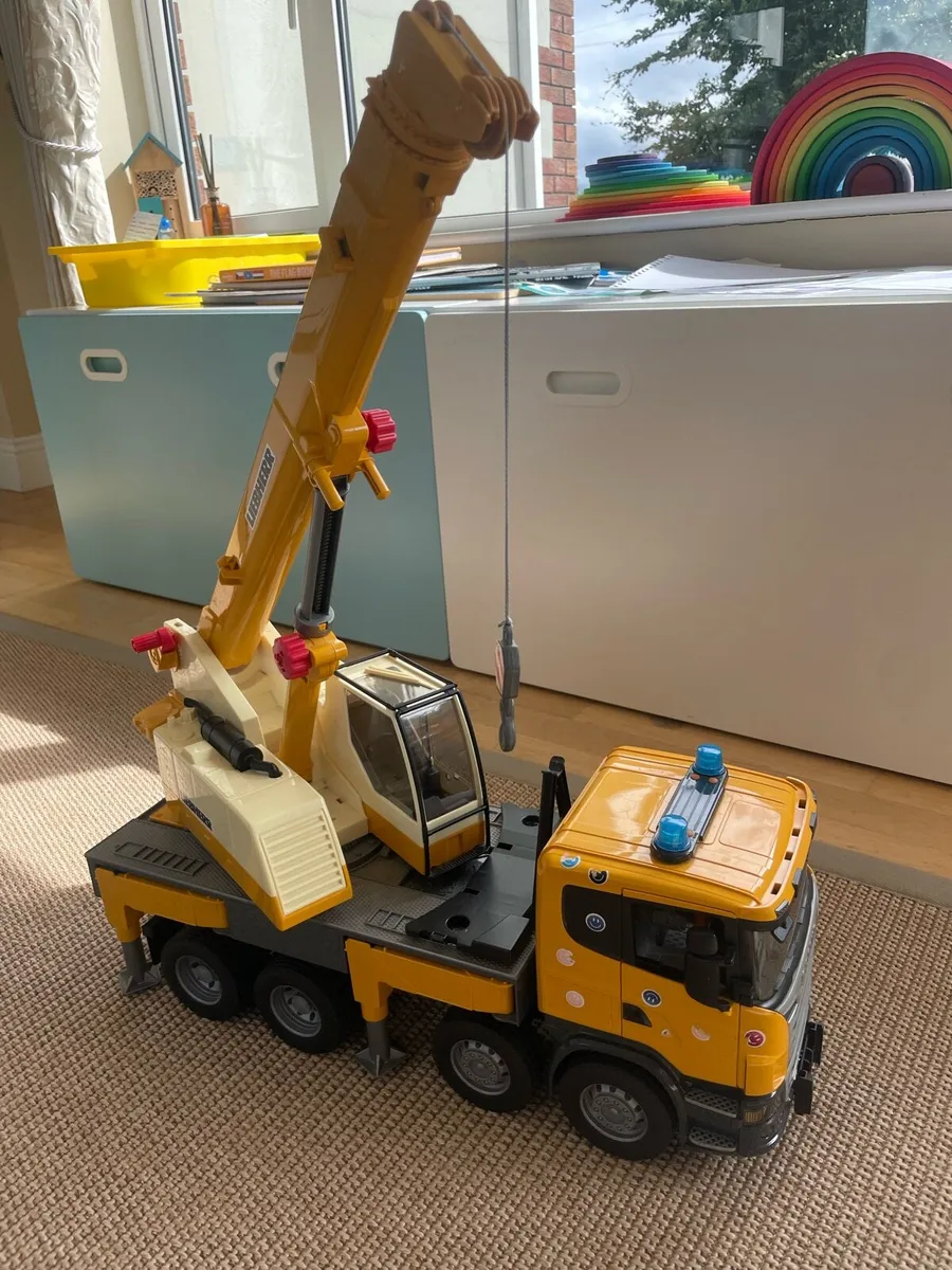 Bruder Scania Liebherr Mobile Crane - Image 2
