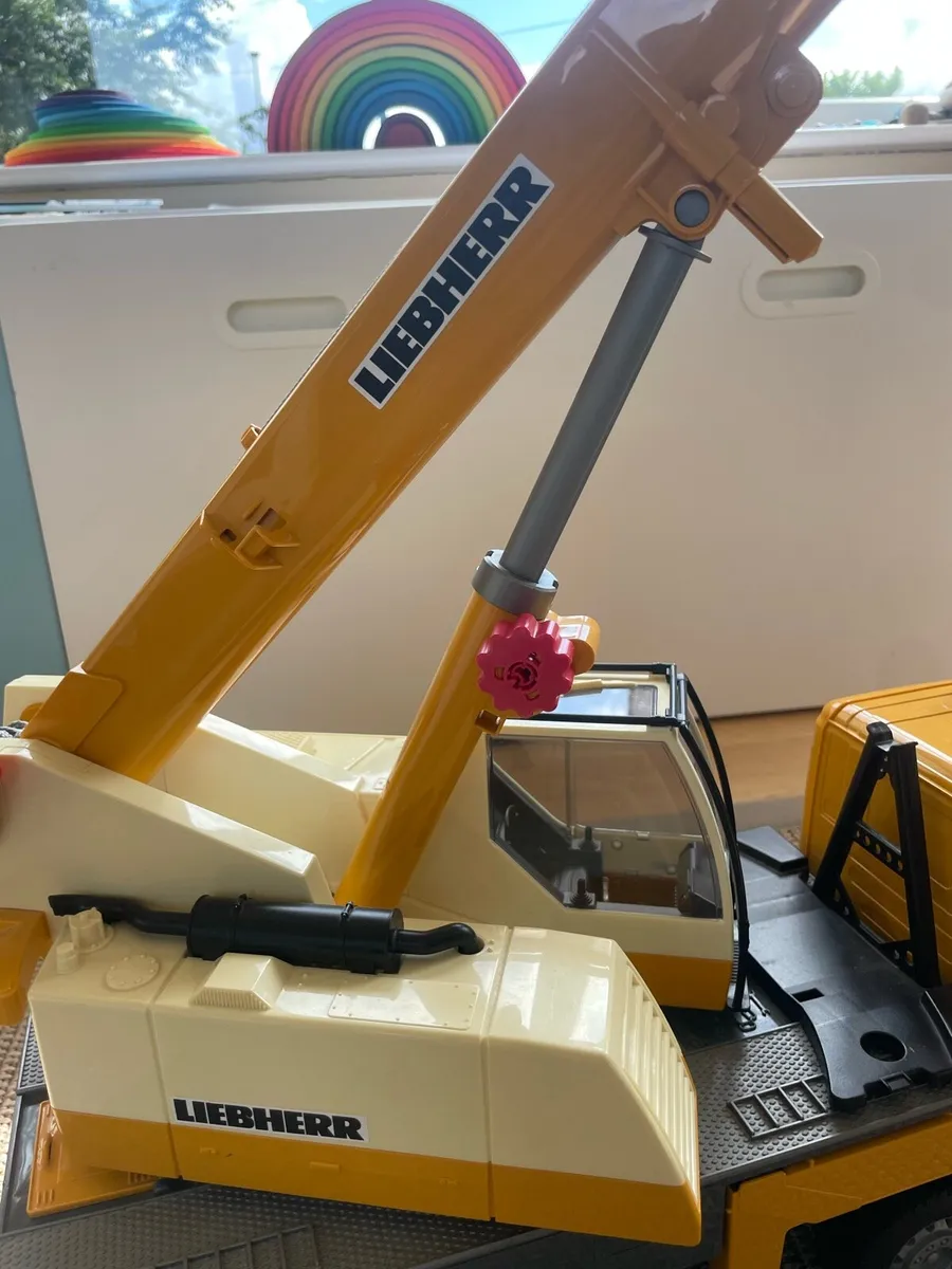 Bruder Scania Liebherr Mobile Crane - Image 3