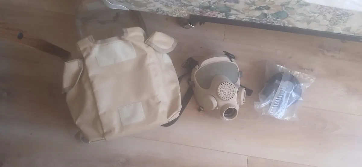 Military surplus Gas masks - Image 2