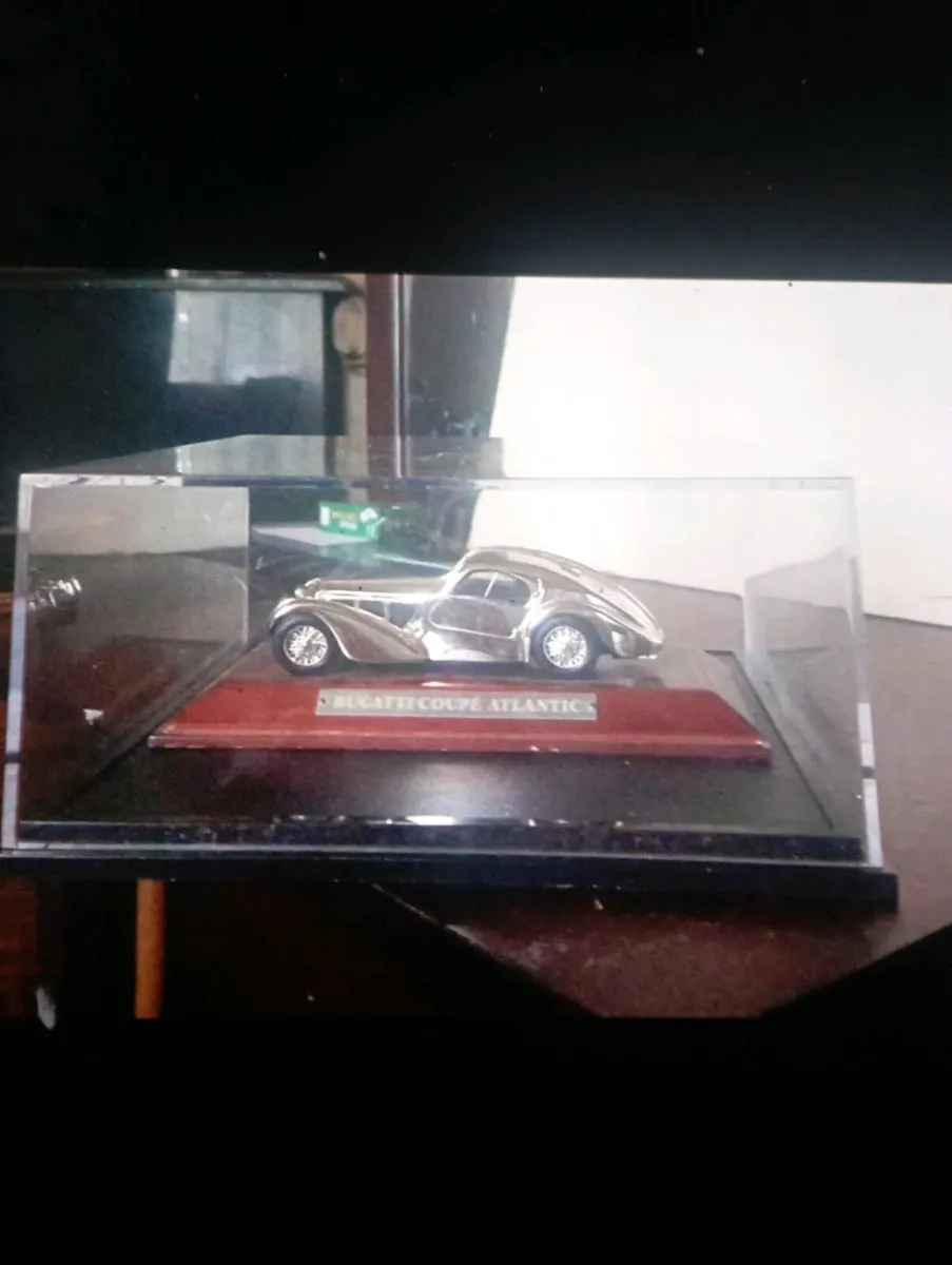 ATLAS 1-43 SCALE BUGATTI TYPE 57SC ATLANTIC CAR. - Image 3