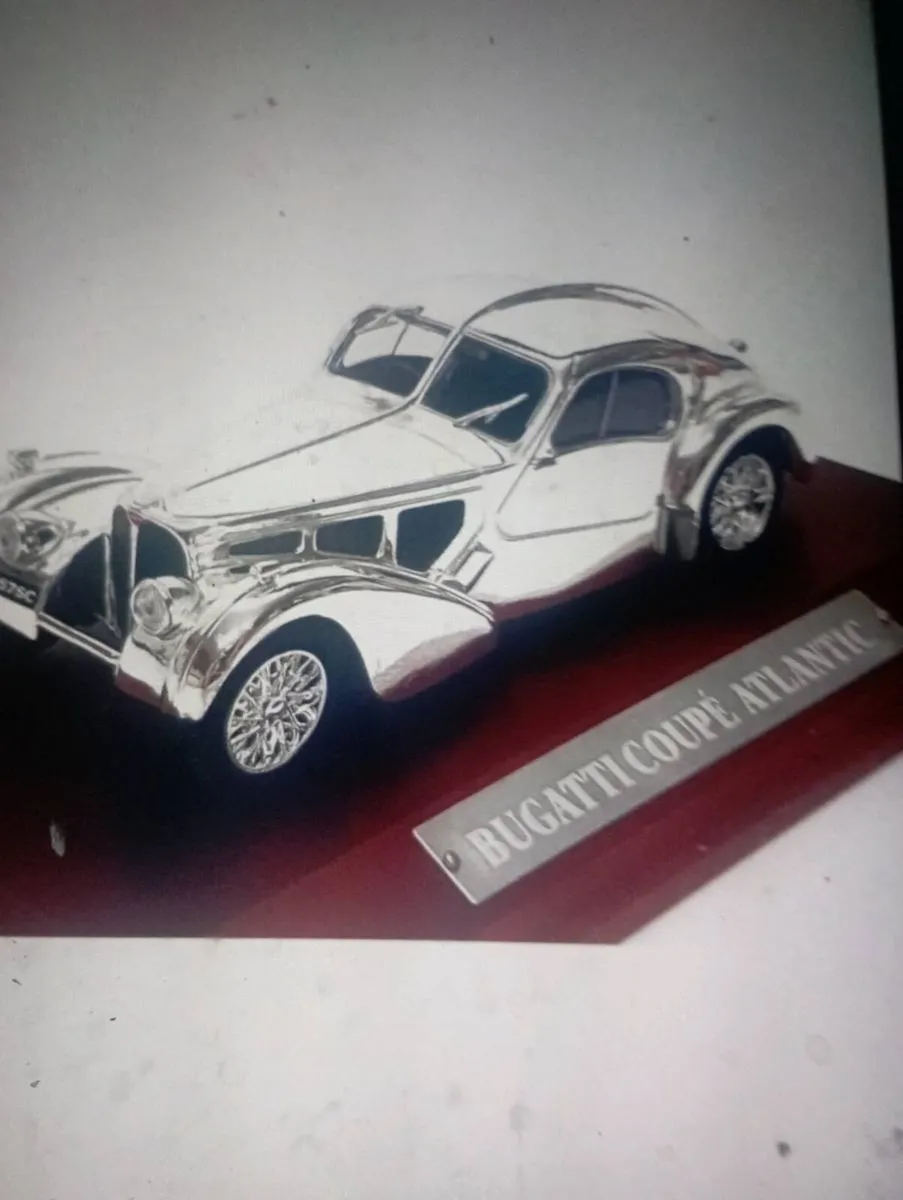 ATLAS 1-43 SCALE BUGATTI TYPE 57SC ATLANTIC CAR. - Image 1
