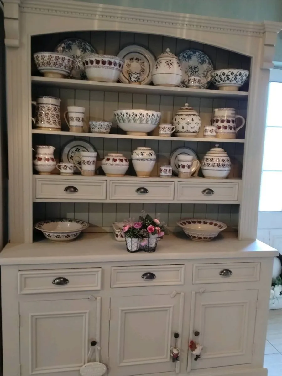 Solid kitchen dresser delivery arranged - Image 2