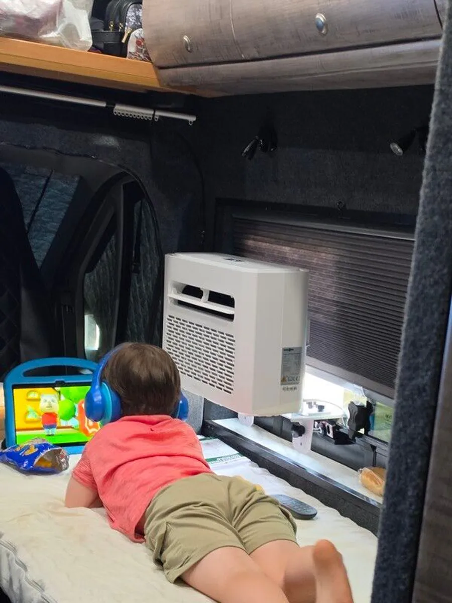 Portable air conditioning unit - Image 2