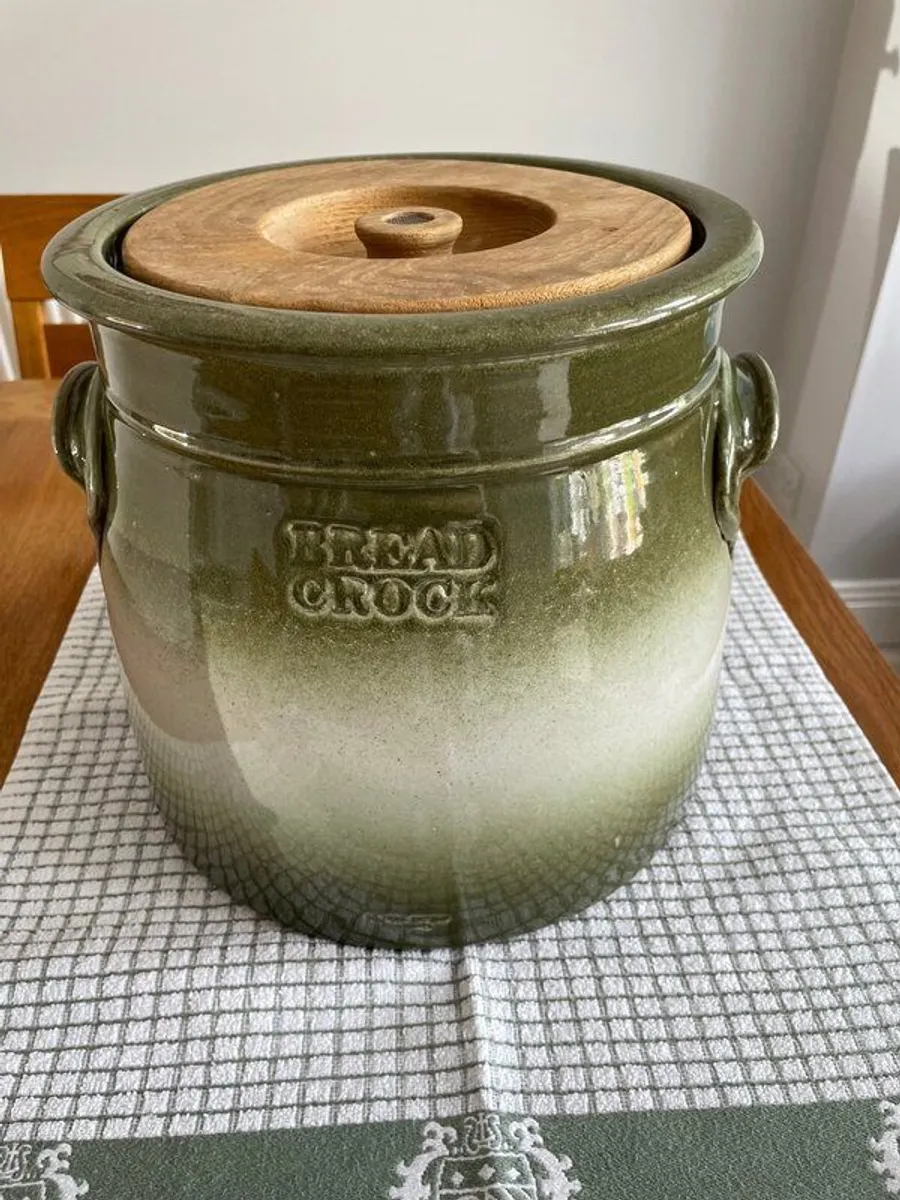 Kiltrea Bread Crock - Image 1