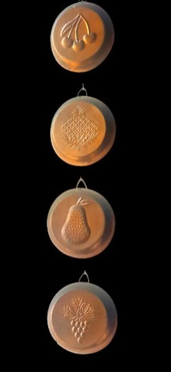 Set of 4 Vintage Copper-Effect Fruit Molds - Image 3