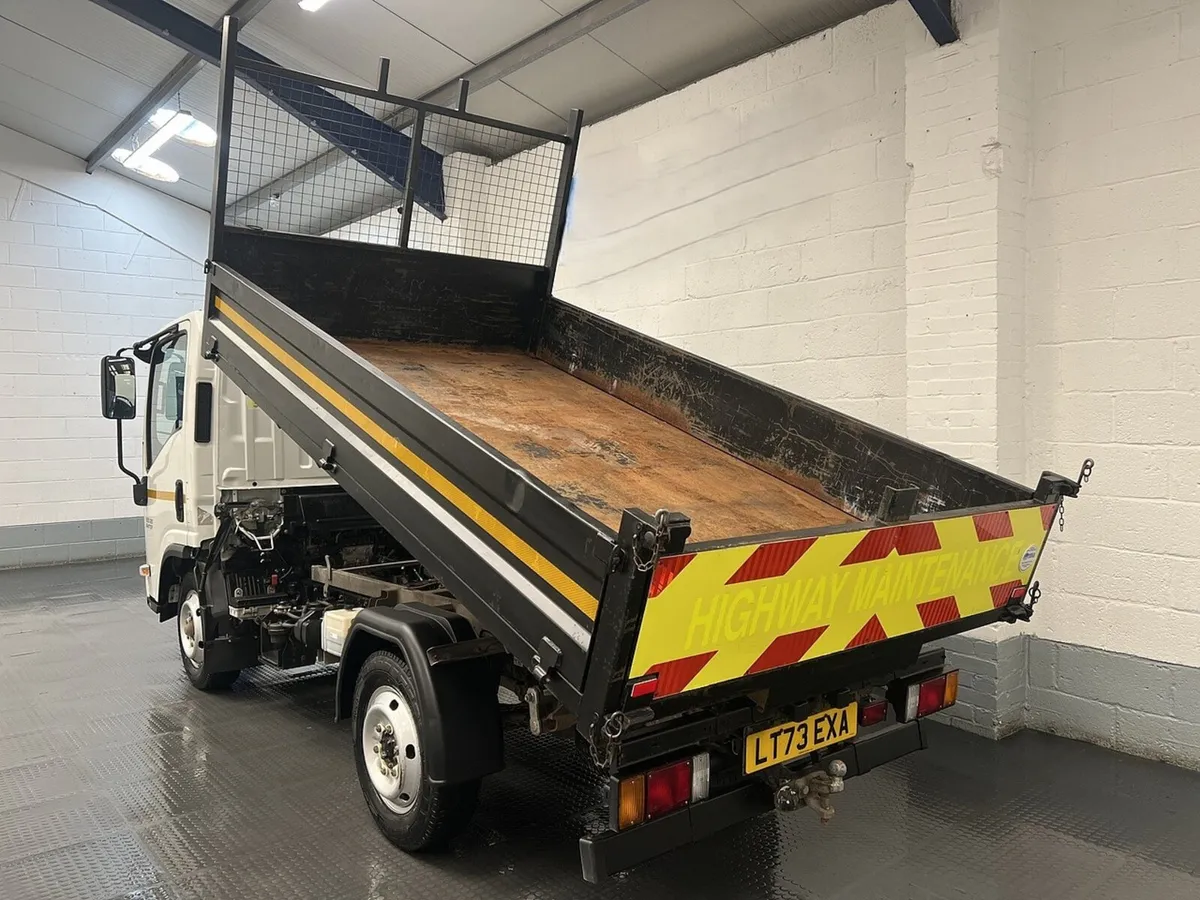 2023 Isuzu Grafter Tipper Van - Image 3