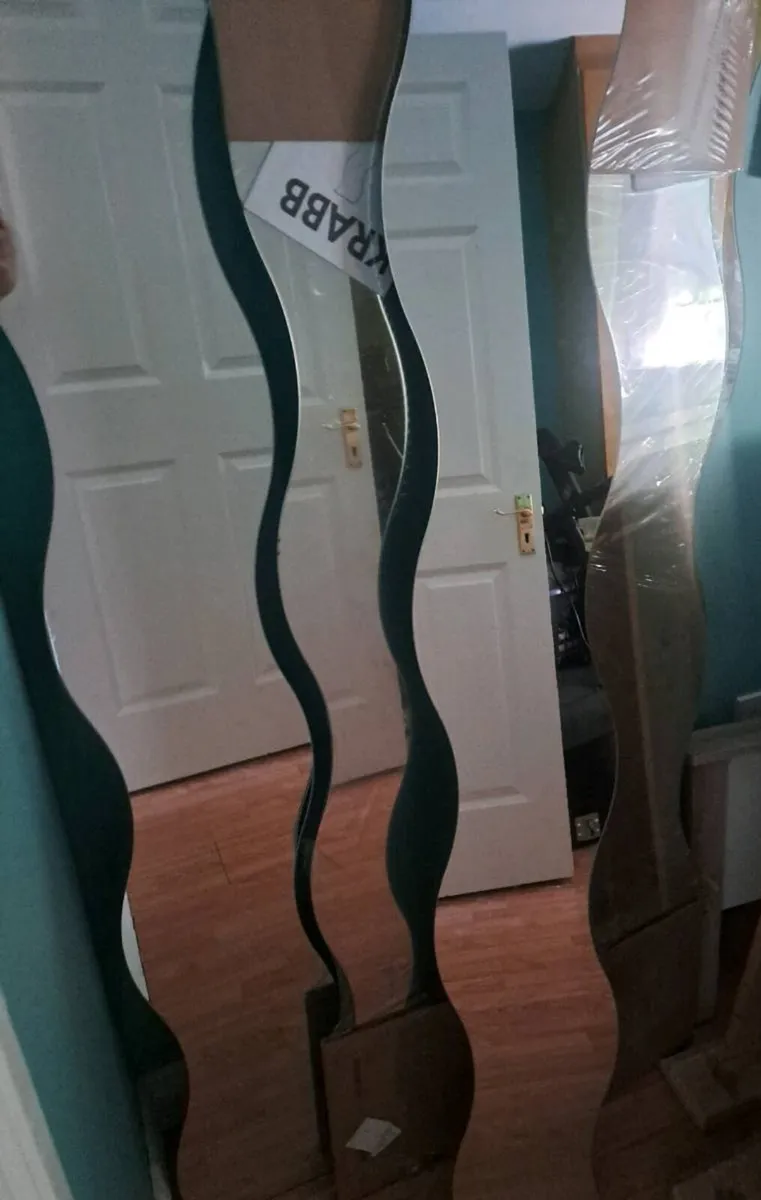 Mirrors - Image 3