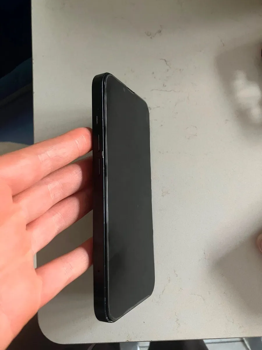 Iphone 13 - Image 3