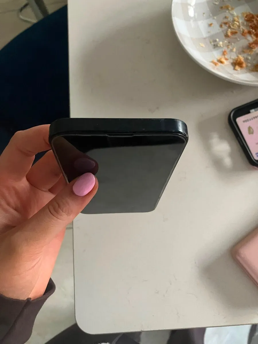 Iphone 13 - Image 4