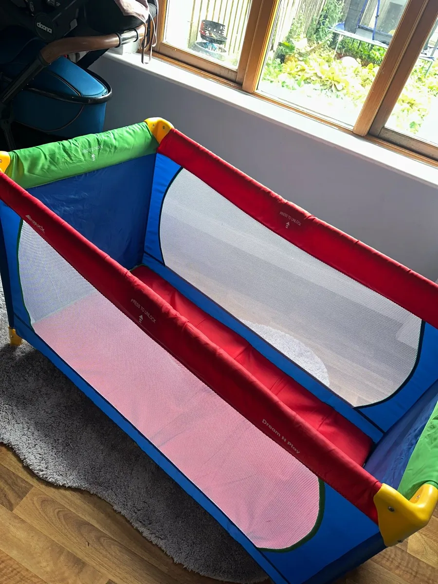 Hauck Travel Cot - Image 2