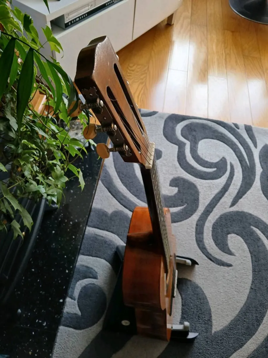 Vintage era Hondo Classical Guitar - Image 4