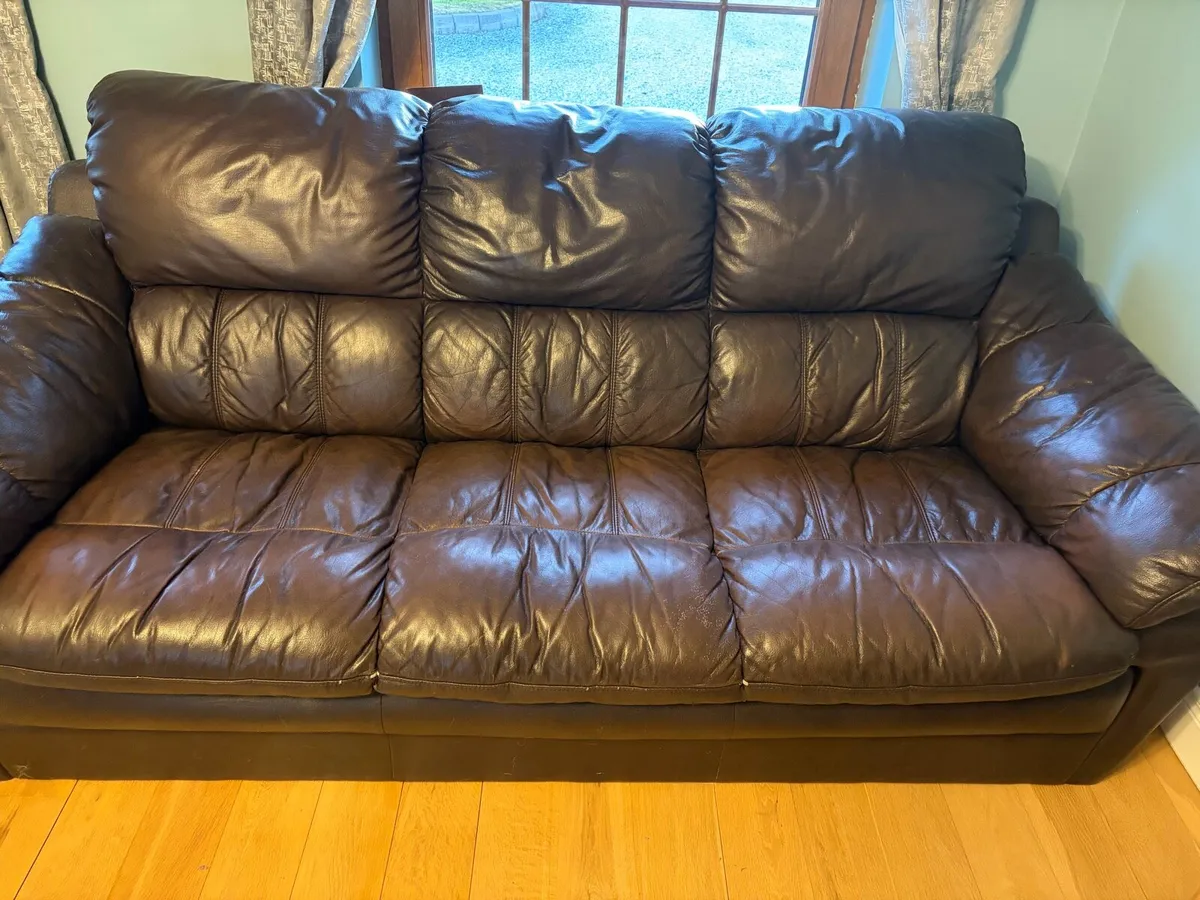 Leather 3 piece sofa and 2 one seaters - Image 2