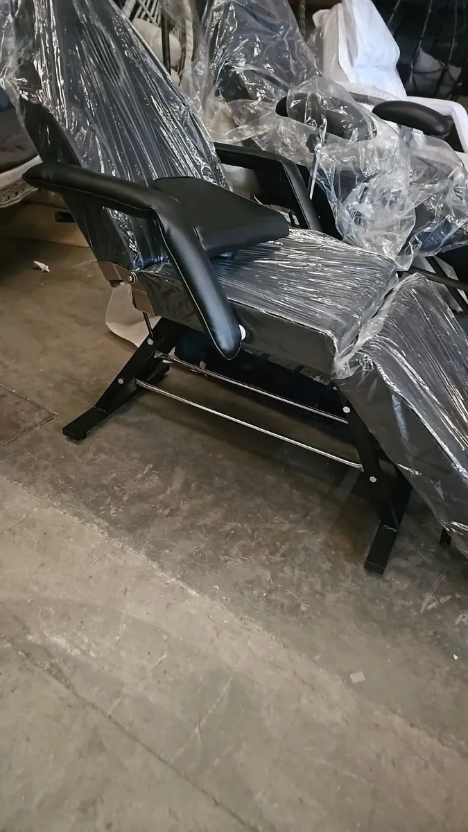 Therapy Chair/Bed combo - Image 4