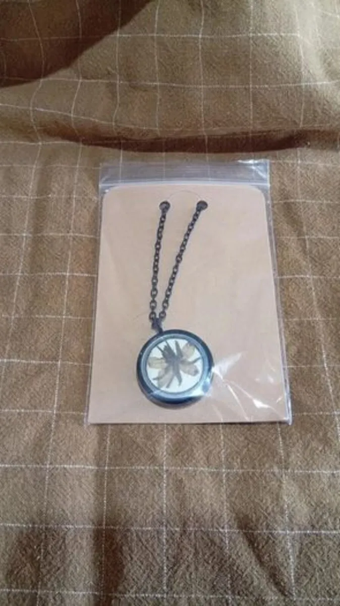 Irish Wildflower Locket - Image 1