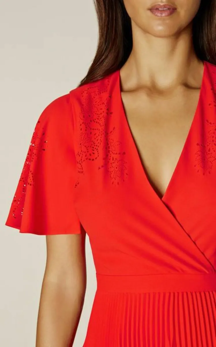 Karen Millen Red Floral Laser-Cut Pleat Dress - Image 4