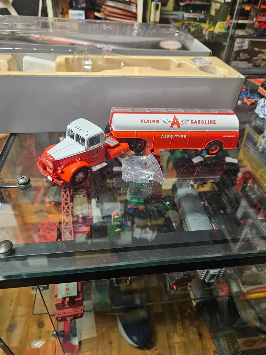 Corgi Mack Gasoline Truck 1.50 - Image 1