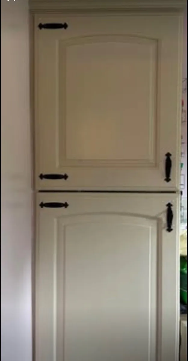 Black Solid Metal Kitchen Handles - Image 3